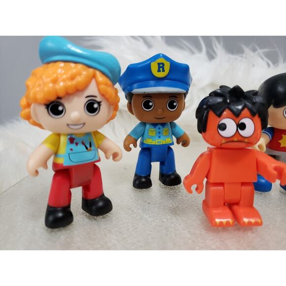 Lot Of 8, 2.5” Ryans World Lego Figures Loose - Picture 6 of 10